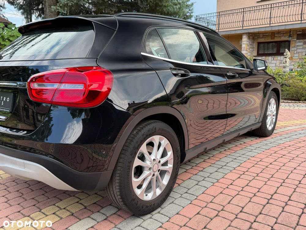 Mercedes-Benz GLA 200 Urban - 9