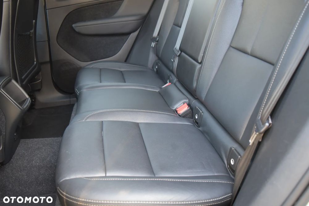 Volvo XC 40 T5 AWD Geartronic Momentum Pro - 32