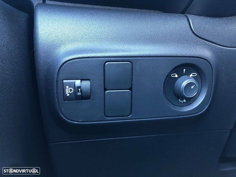 Citroën C3 1.2 PureTech Plus - 17