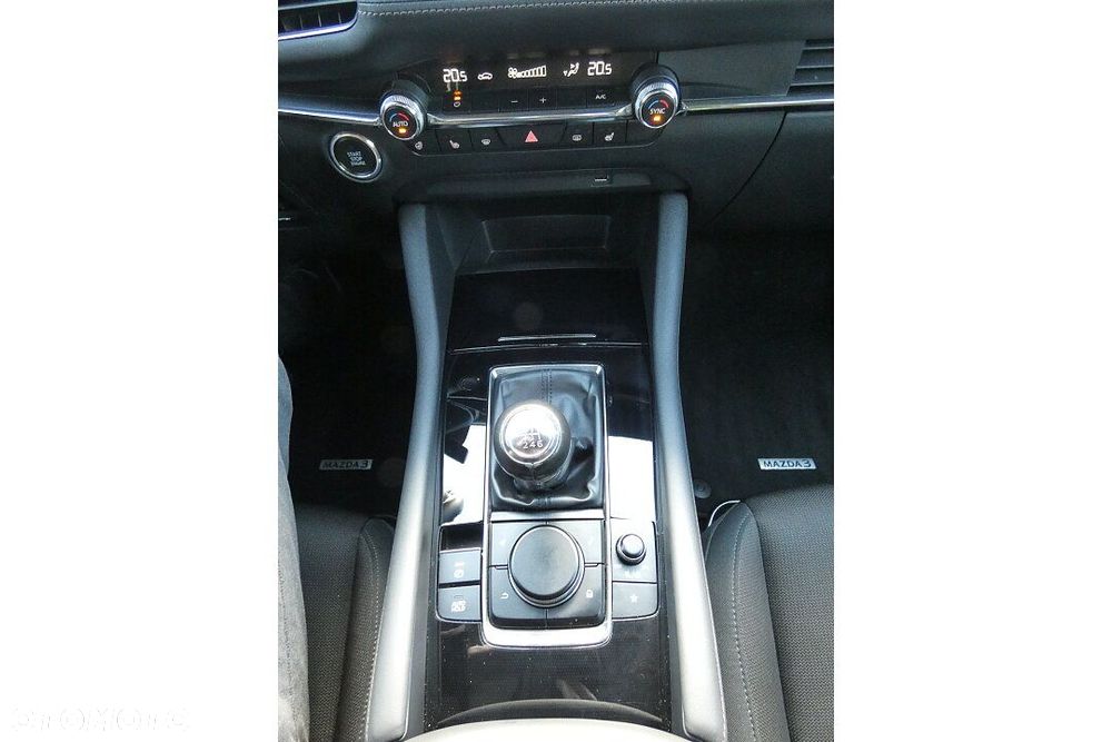 Mazda 3 2.0 mHEV Hikari - 8