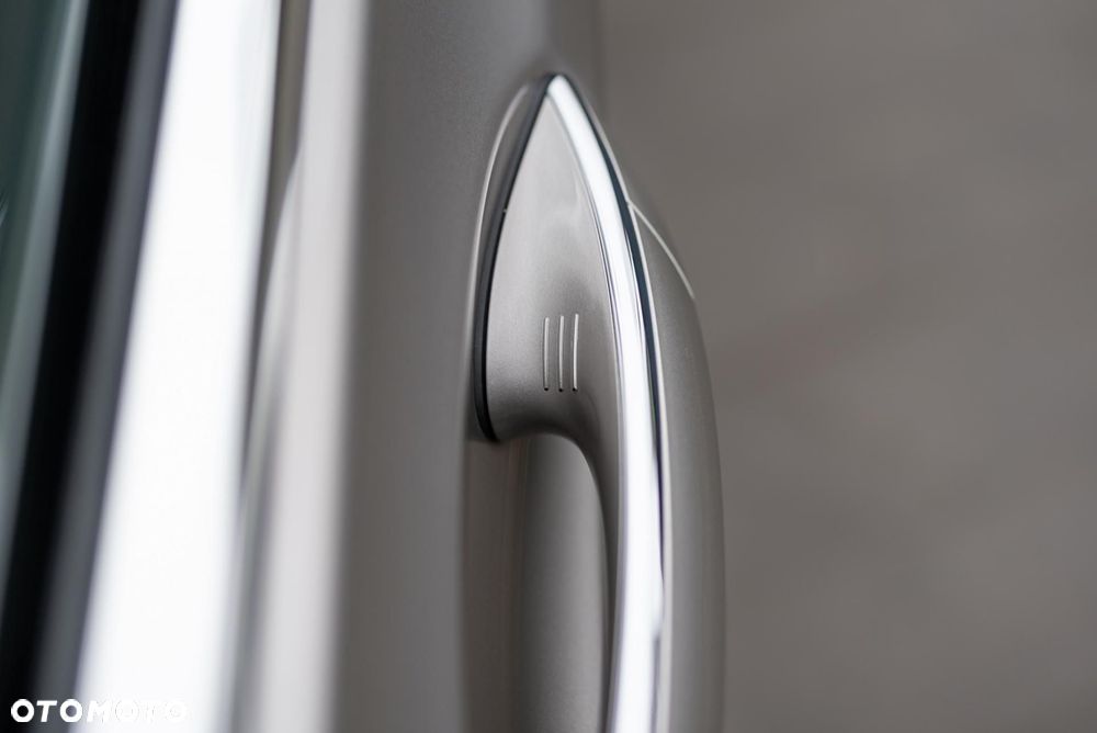 BMW Seria 7 730Ld xDrive mHEV - 38