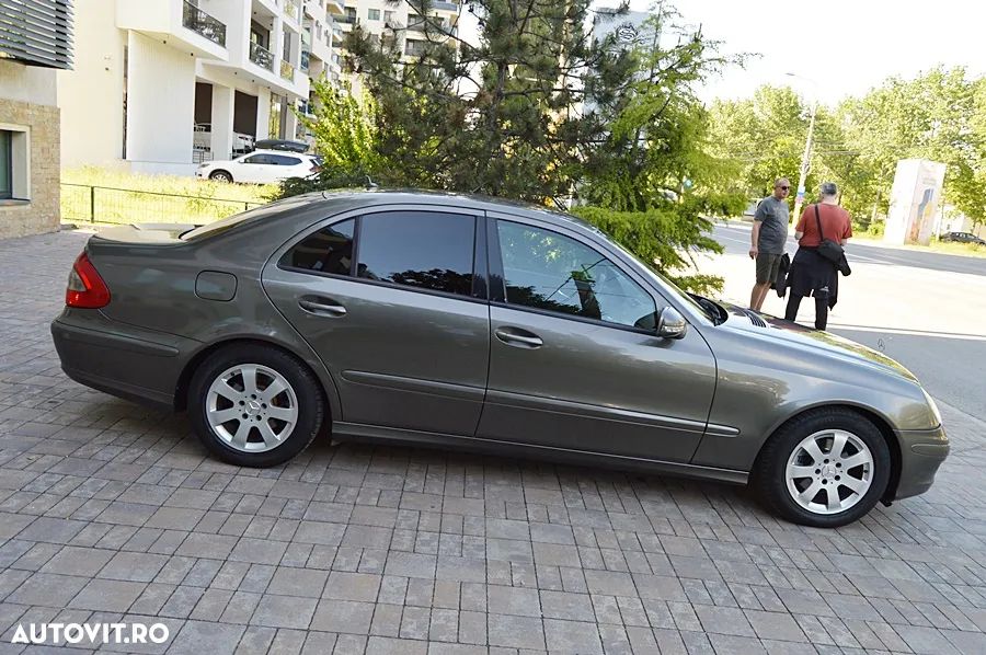 Mercedes-Benz E - 32
