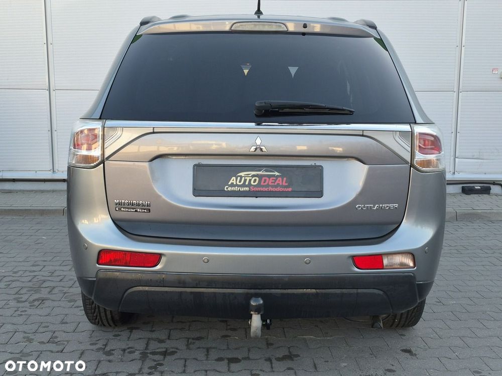Mitsubishi Outlander - 16