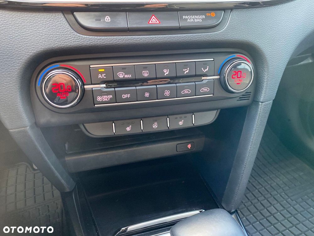 Kia Ceed - 25