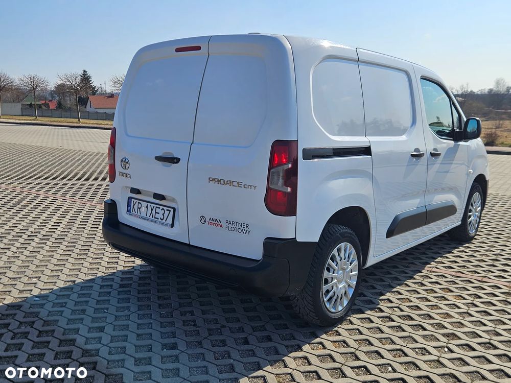 Toyota Proace City,  Salon Polska, 3 osobowy. - 9