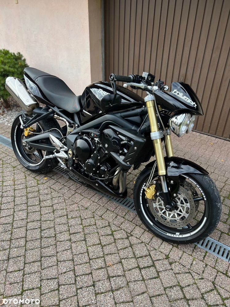 Triumph Street Triple - 10
