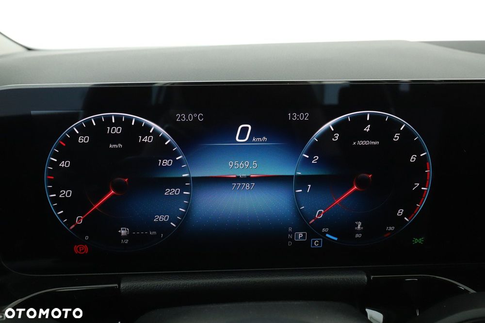 Mercedes-Benz GLA - 14