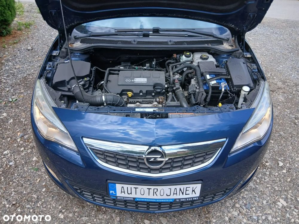 Opel Astra 1.4 Turbo Design Edition - 40