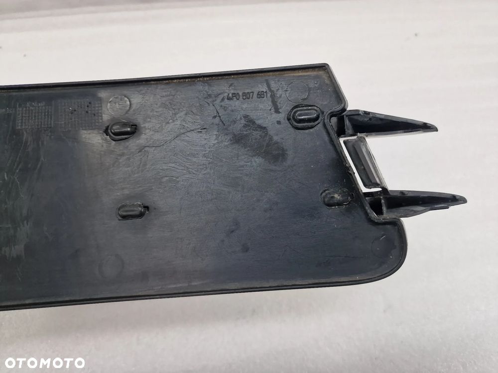 AUDI A6 C6 04- PRAWA KRATKA BOCZNA ZDERZAKA PRZEDNIEGO PRZÓD , NR 4F0807682A / 4F0807681A , NR AUKCJI E/19 - 14