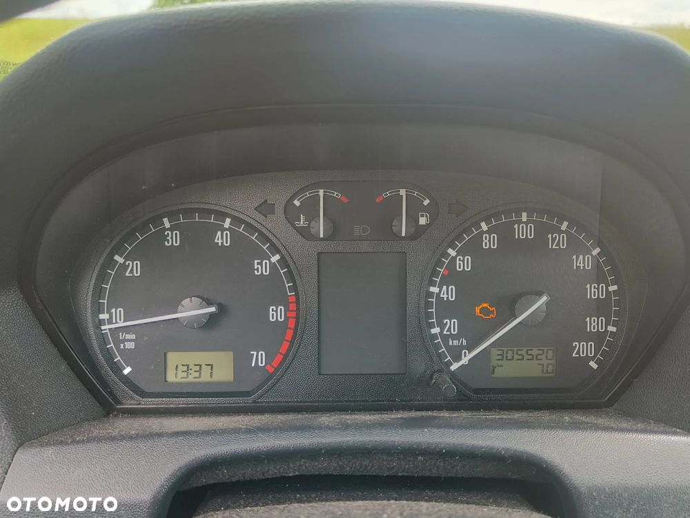 Skoda Fabia 1.2 HTP Fresh - 9