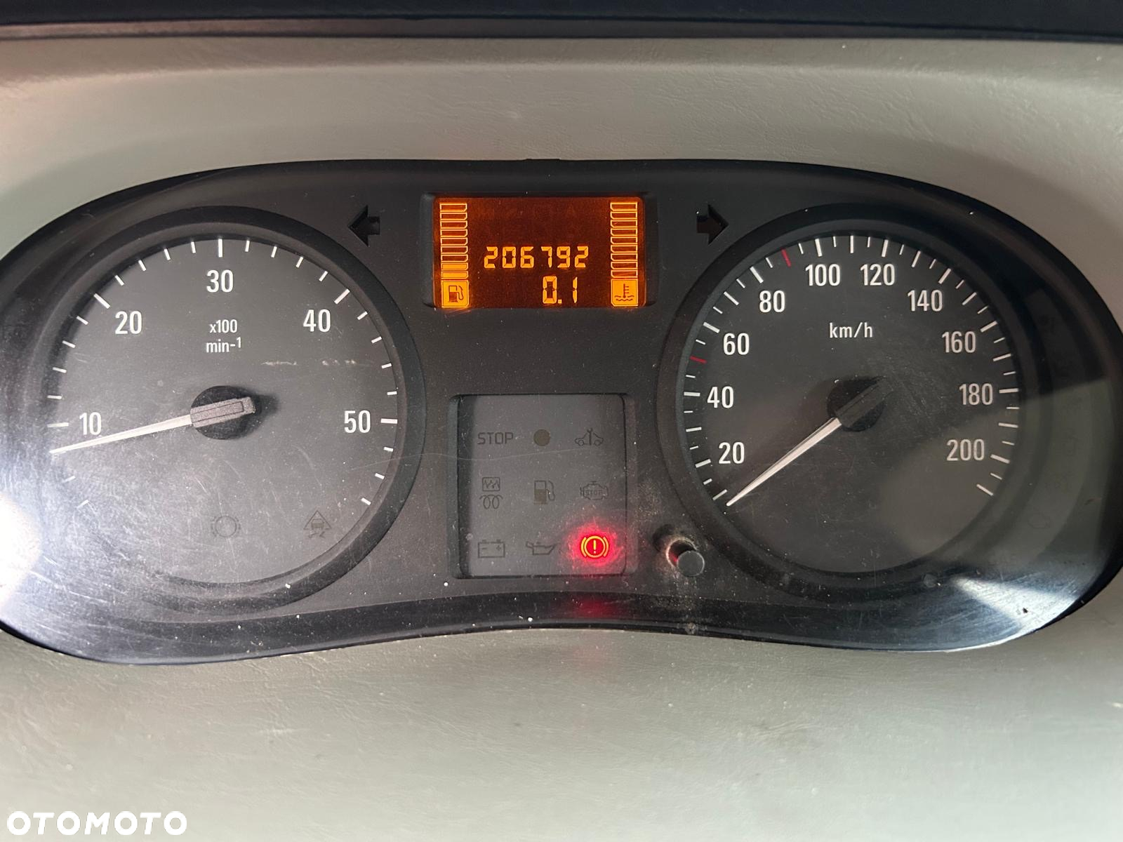 Opel Vivaro - 8