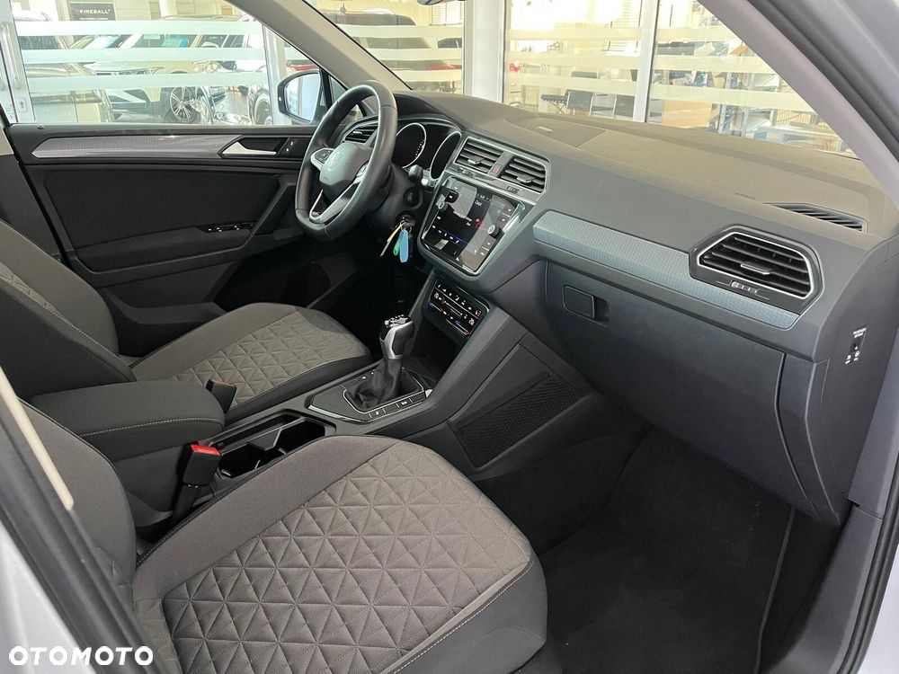 Volkswagen Tiguan - 16