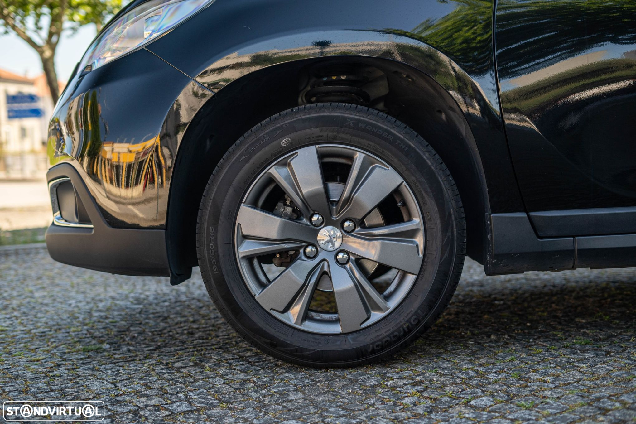 Peugeot 2008 1.2 PureTech Style - 32