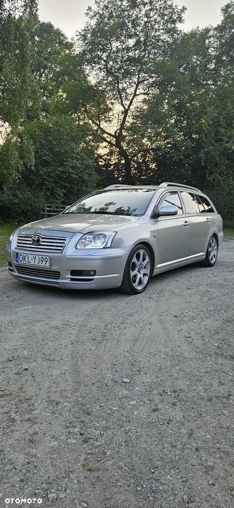 Toyota Avensis - 1