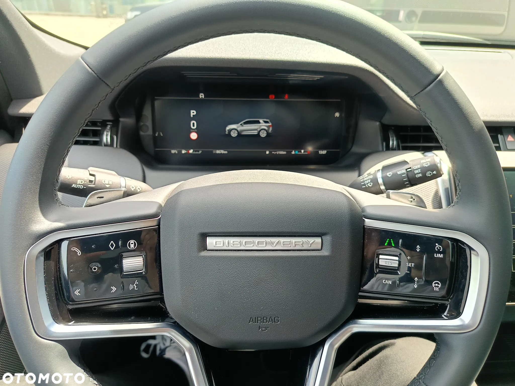Land Rover Discovery Sport 2.0 D180 R-Dynamic SE - 23
