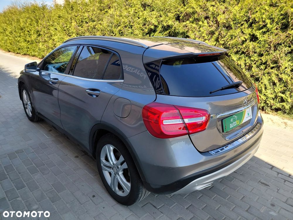 Mercedes-Benz GLA - 11