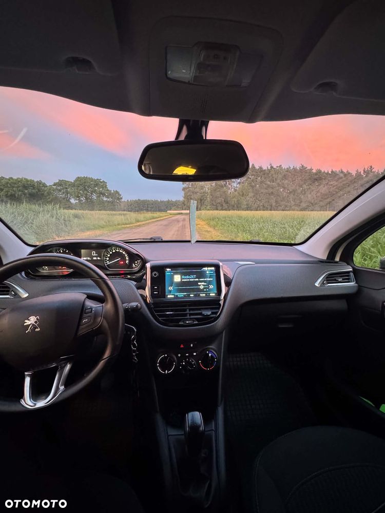 Peugeot 208 - 5