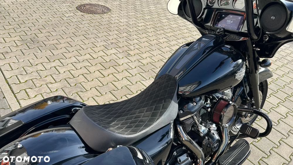 Harley-Davidson Touring Street Glide - 11