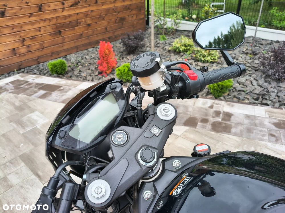 Suzuki SV - 12