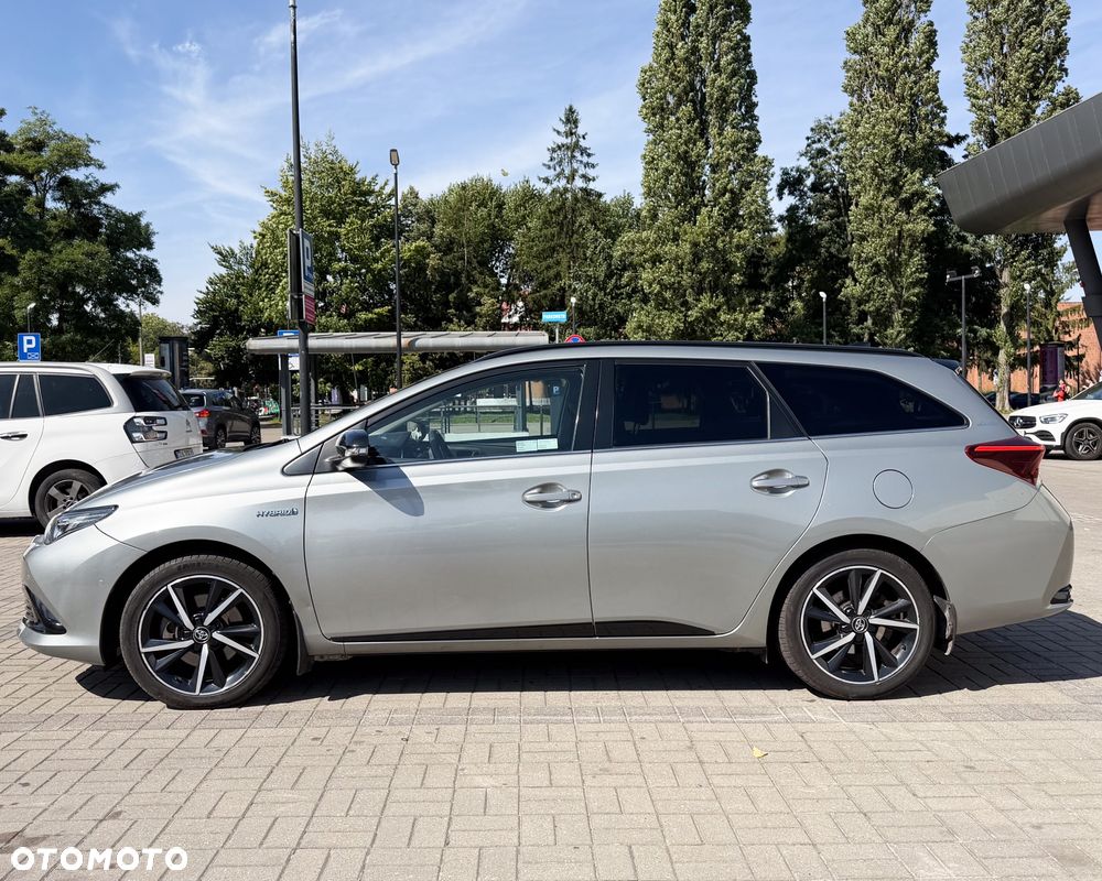 Toyota Auris Hybrid 135 Selection - 6