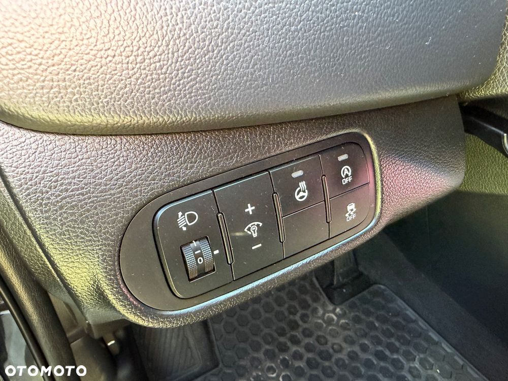 Kia Carens 1.7 CRDi 141 Dream Team Edition - 22