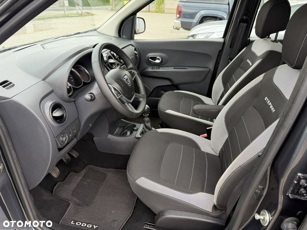 Dacia Lodgy dCi 110 Stepway - 17