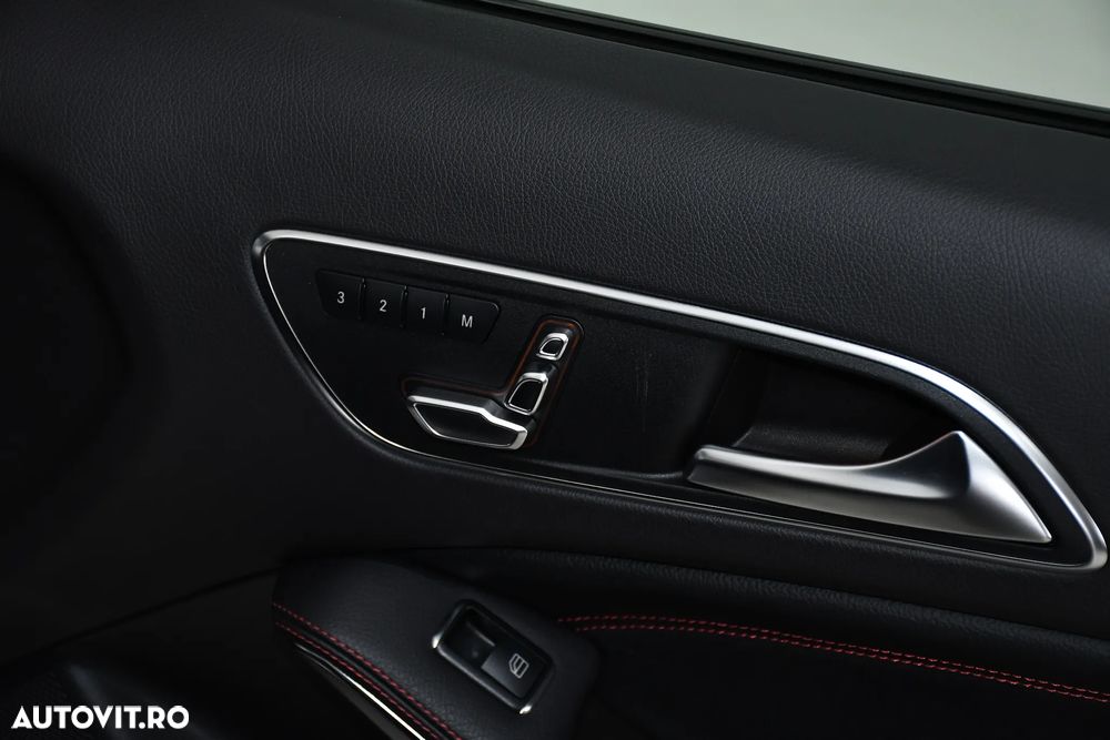 Mercedes-Benz A 220 d 4Matic 7G-DCT AMG Line - 37