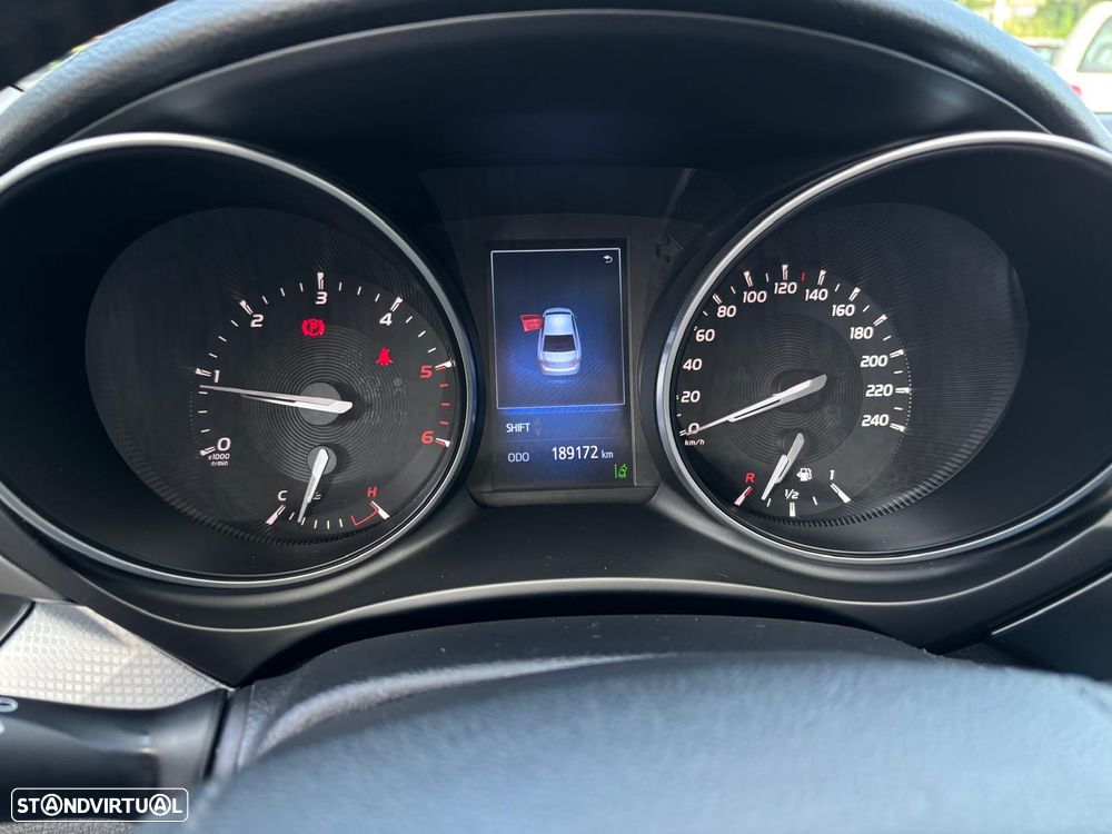 Toyota Avensis SD 2.0 D-4D Exclusive+GPS - 18