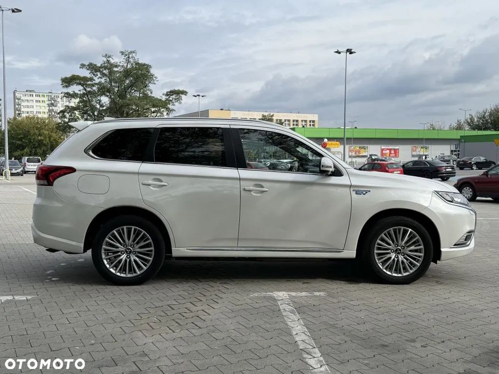 Mitsubishi Outlander - 7