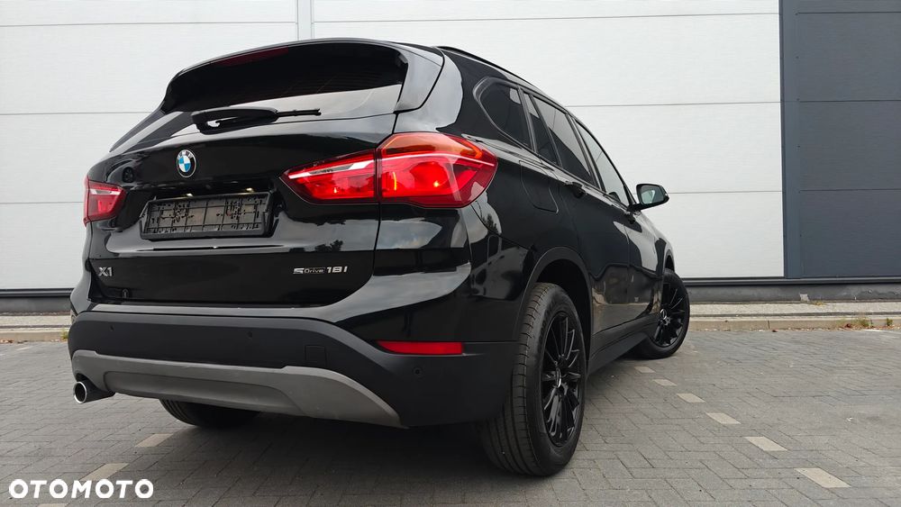 BMW X1 sDrive18i Business Edition - 6