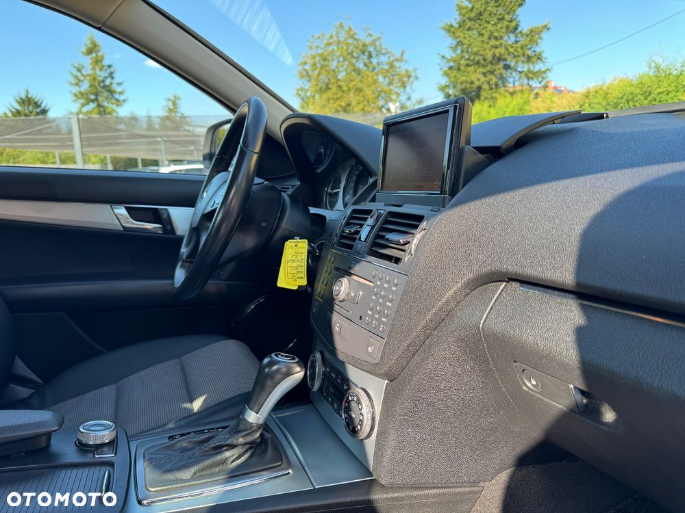 Mercedes-Benz Klasa C 200 T 7G-TRONIC Avantgarde Edition - 32