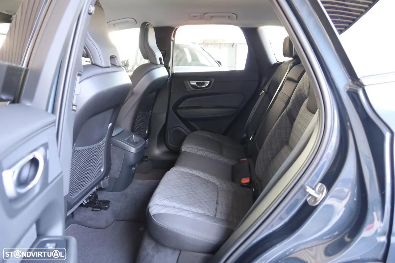 Volvo XC 60 2.0 B4 Core - 11