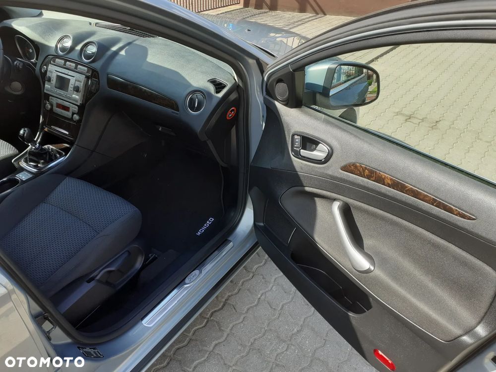 Ford Mondeo 2.0 TDCI Champions Edition - 15