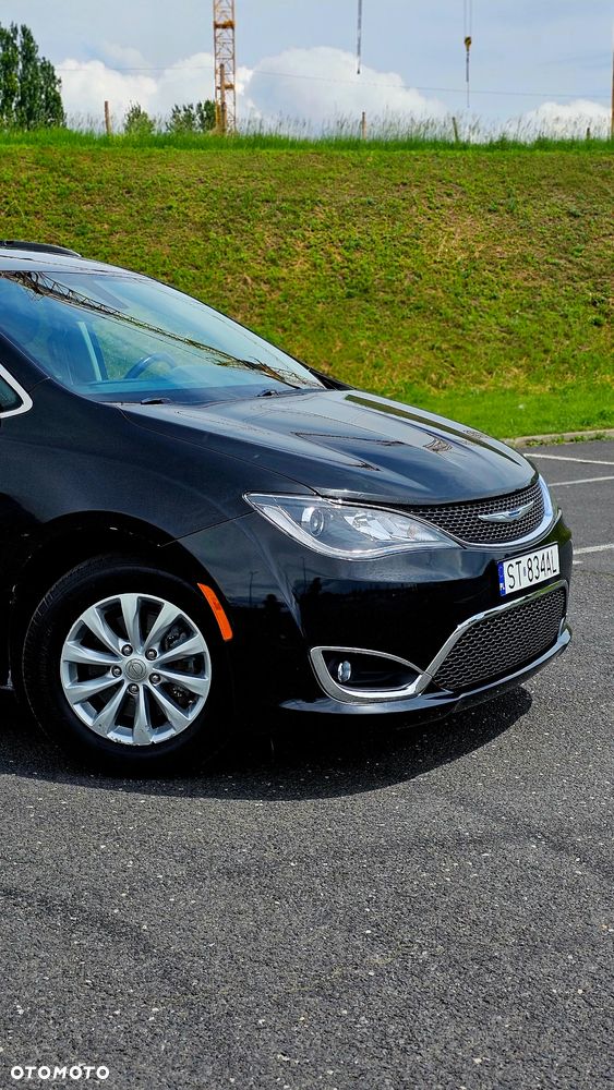 Chrysler Pacifica - 5