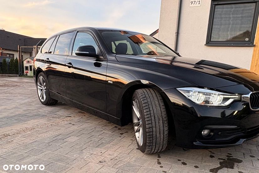 BMW Seria 3 330i Sport Line - 2