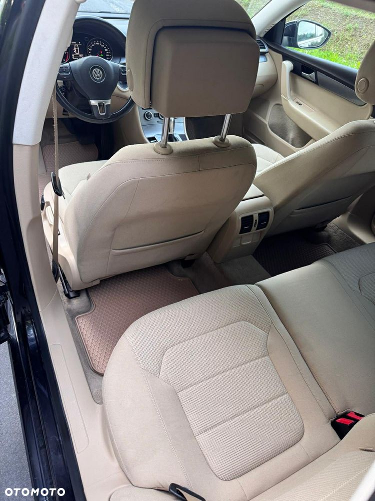 Volkswagen Passat Variant 2.0 TDI 4Motion DSG BlueMotion Tech Business Edition - 10