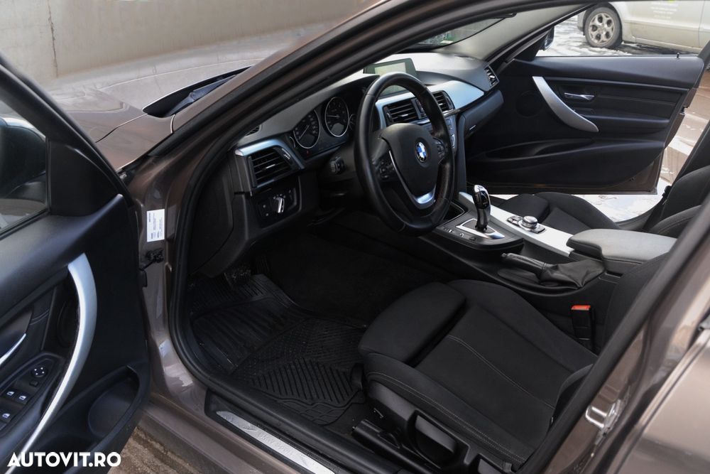 BMW Seria 3 318d Aut. Blue Performance Sport Line - 10