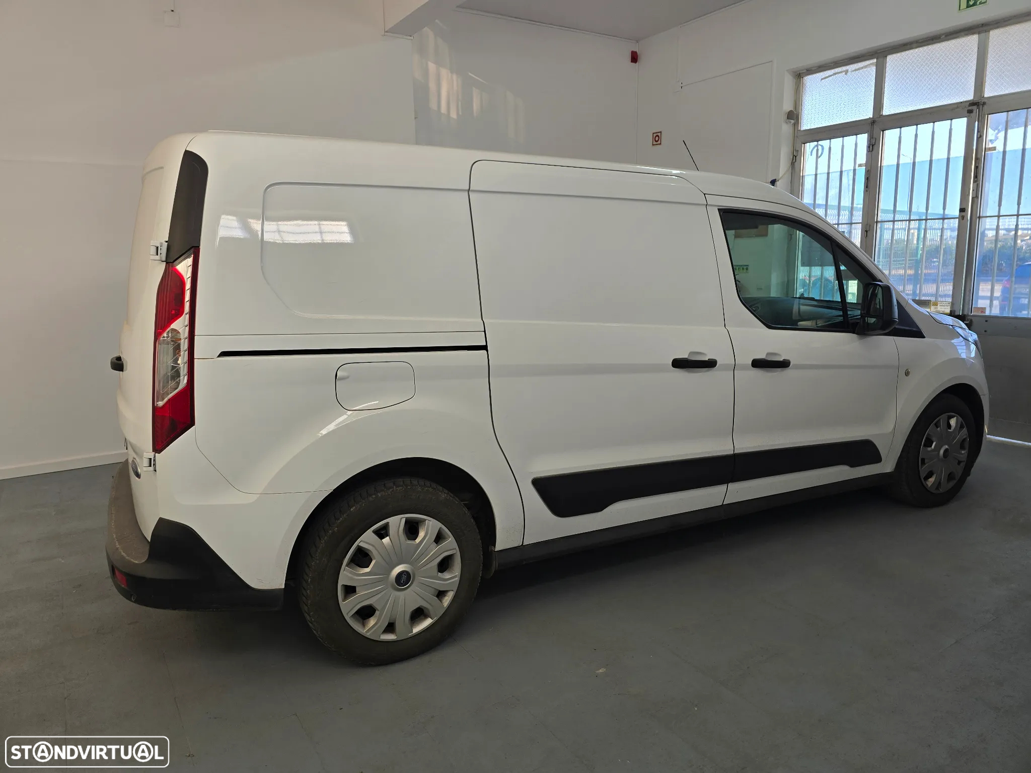 Ford Transit connect 1.5 Tdci 220 L1 Active - 4