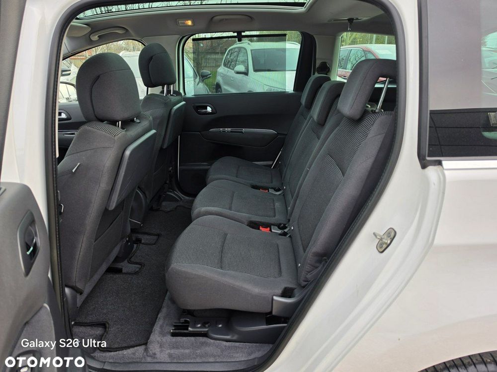 Peugeot 5008 - 32