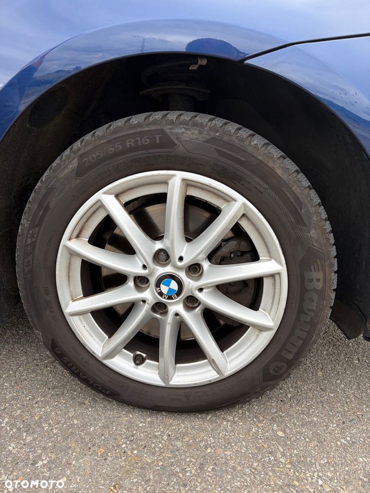 BMW Seria 2 218d - 9