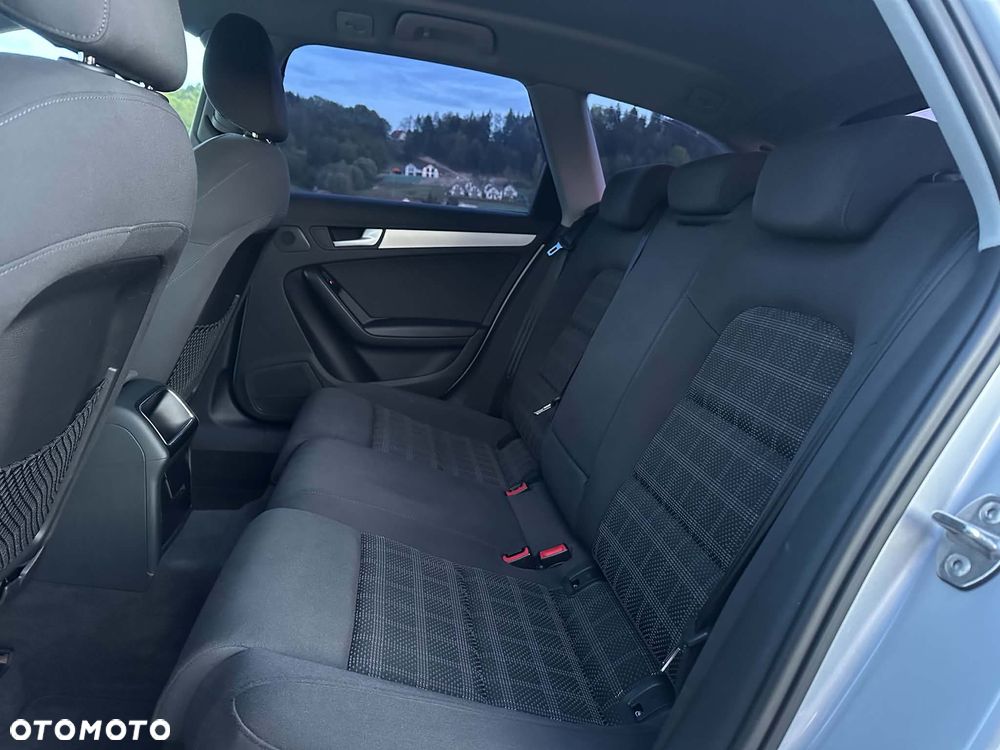 Audi A4 Avant 2.0 TDI DPF quattro Attraction - 17