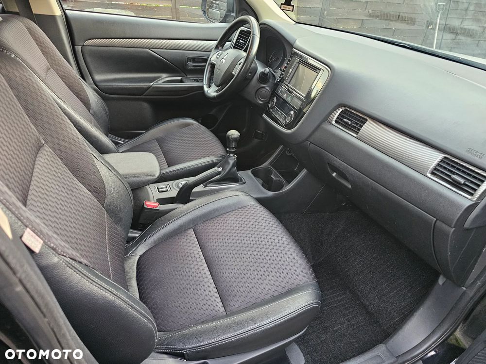 Mitsubishi Outlander 2.2 DI-D 4WD Diamant Edition - 8