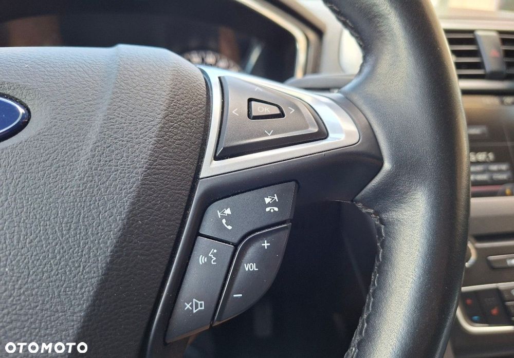 Ford Mondeo - 38
