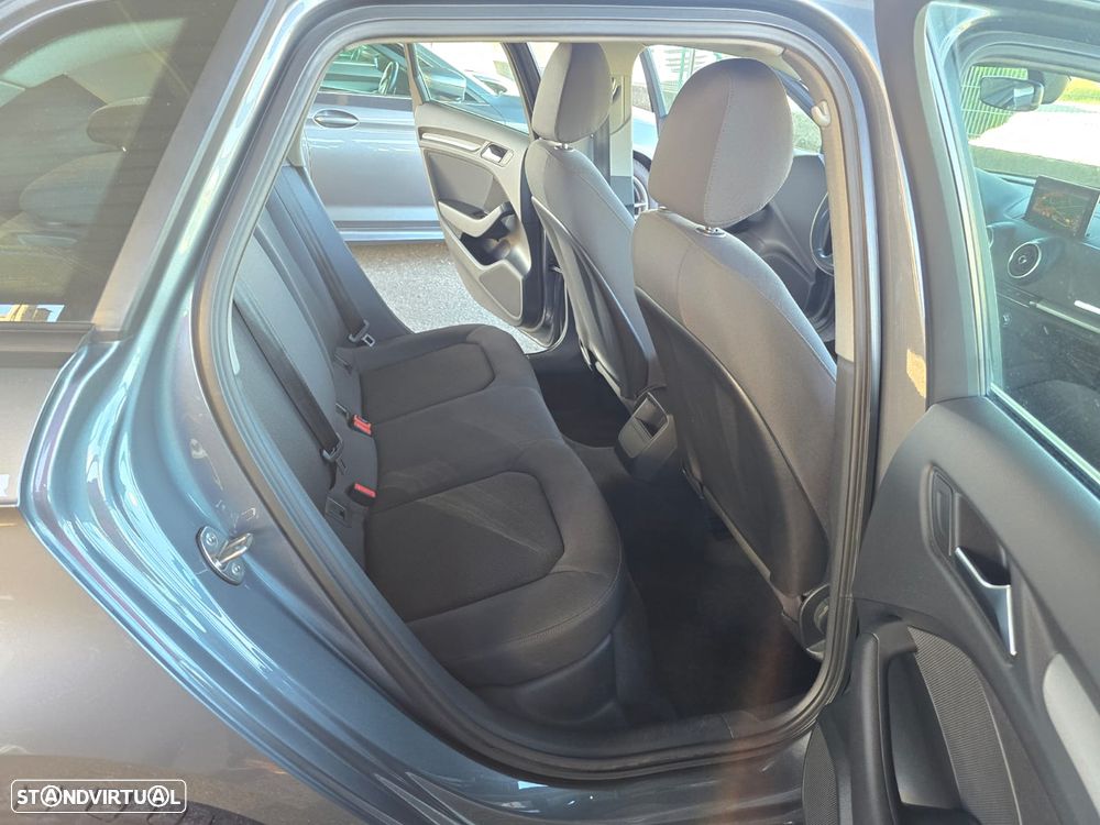 Audi A3 Sportback 30 TDI Design - 25