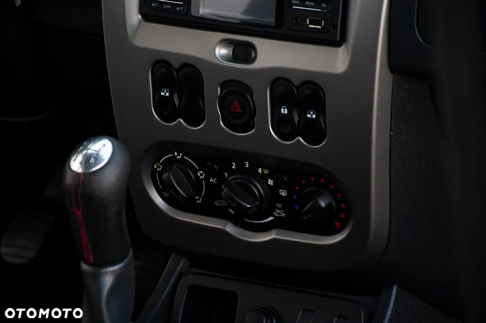 Dacia Duster 1.6 Ambiance - 11