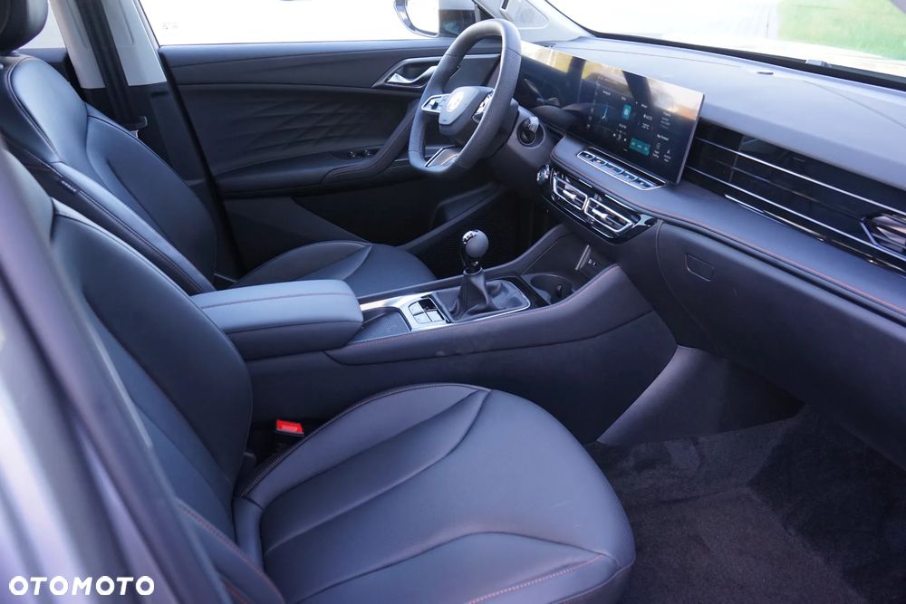 MG HS 1.5 T-GDI Exclusive - 17