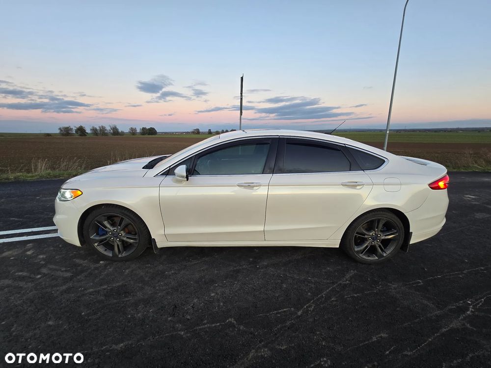 Ford Fusion - 4