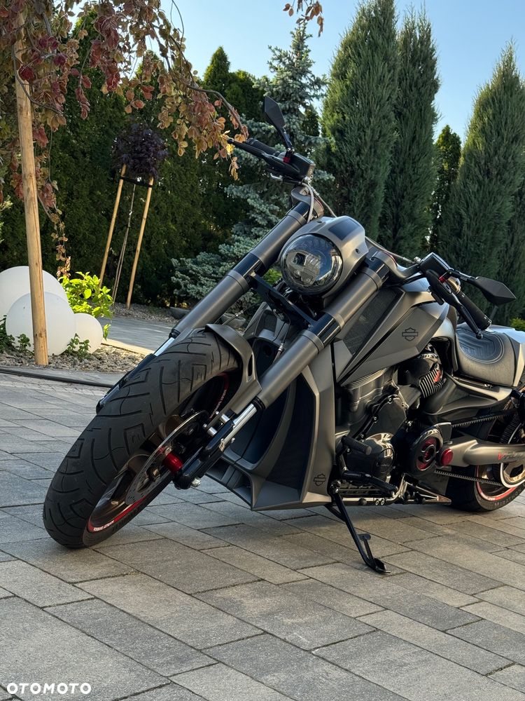 Harley-Davidson V-Rod Night Rod - 2