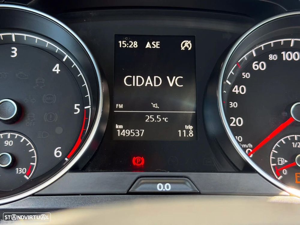 VW Golf 1.6 TDI Confortline - 22