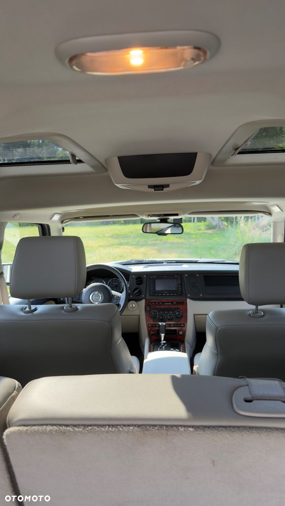 Jeep Commander 5.7 V8 Limited - 25